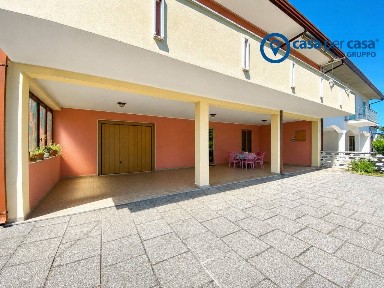 Villa bifamiliare via Treviso, Taglio di Po