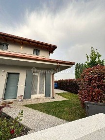 Villa bifamiliare, nuova, 162 m², Borsea, Santa Rita, Rovigo