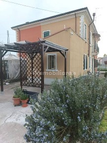 Villa bifamiliare 91 m², Centro, Badia Polesine