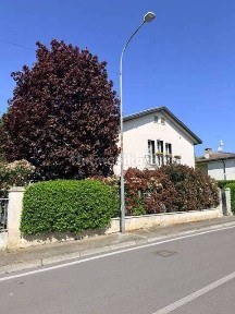 Villa unifamiliare via stadio, 18, Centro, Taglio di Po