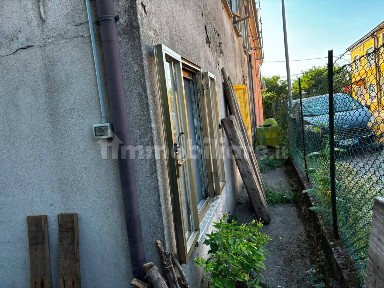 Villa bifamiliare, da ristrutturare, 110 m², Villanova Del Ghebbo Valdentro, Lendinara