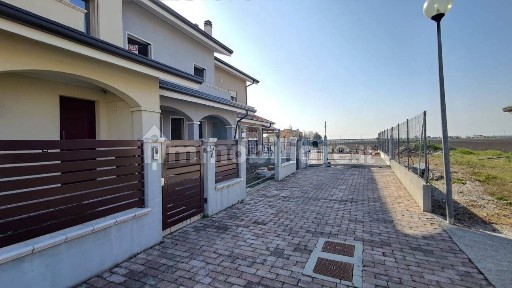 Villa plurifamiliare, nuova, 120 m², Loreo