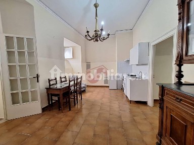 Bilocale via 3 Settembre, Centro Storico, Benevento