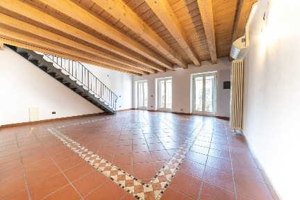 Quadrilocale ottimo stato, su più livelli, Centro Storico, Verona