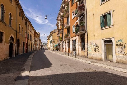 Monolocale ottimo stato, piano terra, Veronetta, Verona