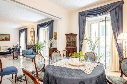 Appartamento via Generale Giordano Orsini 47, Santa Lucia, Napoli