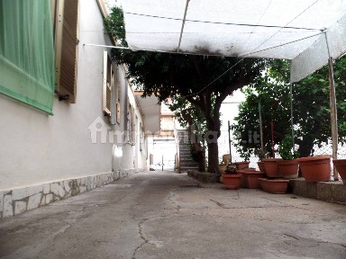 Terratetto plurifamiliare via degli Oleandri, Centro, Aprilia