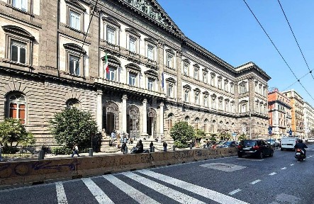 Quadrilocale piazza Nicola Amore 6, Mercato, Napoli
