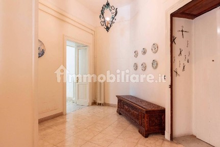 Appartamento primo piano, Vomero, Napoli
