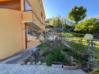 Villa a schiera 3 locali, buono stato, Apsella, Montelabbate