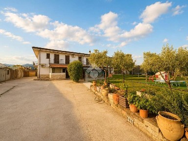 Terratetto unifamiliare Villa Plurifamiliare via Covino 27, Fondi