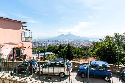Quadrilocale via Bernardo Cavallino, Zona Ospedaliera, Napoli