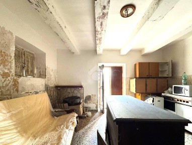 Terratetto unifamiliare via Bassiano 323, Centro, Sezze