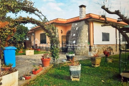 Aprilia, Campoverde - Lampione, Via Corsira