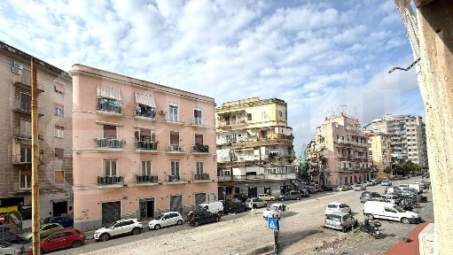Quadrilocale corso Arnaldo Lucci, Garibaldi - Ferrovia, Napoli