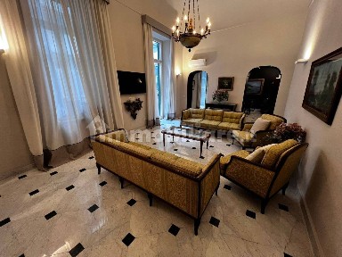 Appartamento piazza Giulio Rodinò 23, Chiaia, Napoli
