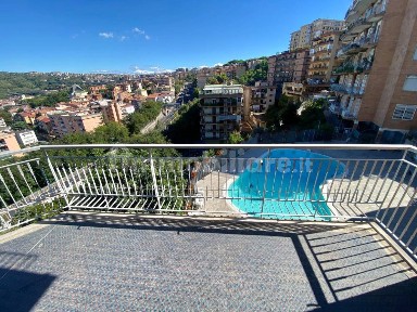Appartamento da ristrutturare, piano rialzato, Posillipo, Napoli