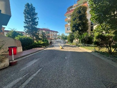 Trilocale via Nuova San Rocco 95, Colli Aminei - Capodimonte, Napoli