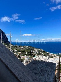 Bilocale buono stato, piano terra, Centro, Capri