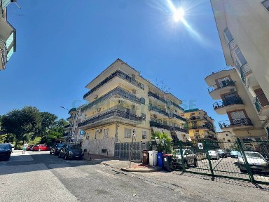 Trilocale viale degli Aranci 5, Pozzuoli Alta, Pozzuoli