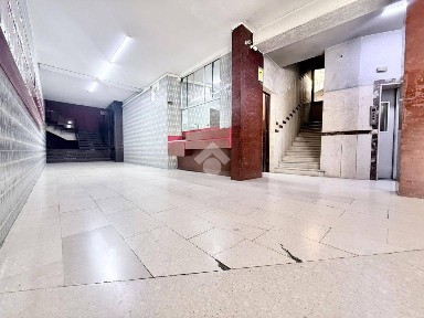 Appartamento corso Arnaldo Lucci, Mercato, Napoli