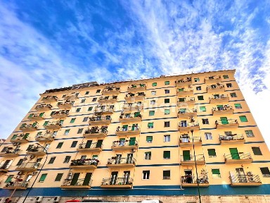 Quadrilocale via Fuorigrotta 11, Fuorigrotta, Napoli