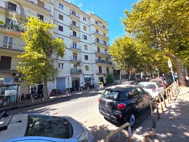 Quadrilocale via Bernardo Cavallino, Zona Ospedaliera, Napoli