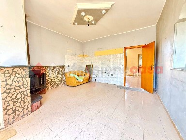 Trilocale piazzale dei Martiri, 1, Centro, Acerra