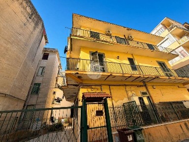 Trilocale via amalfi 27, Torre del Greco