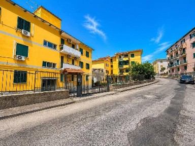 Quadrilocale via boezio 19, Bagnoli, Napoli