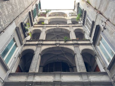 Appartamento via dei Vergini 25, Sanità, Napoli