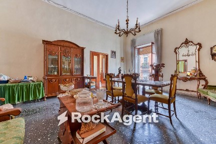 Appartamento via Sant'Antonio Abate, Tribunali, Napoli