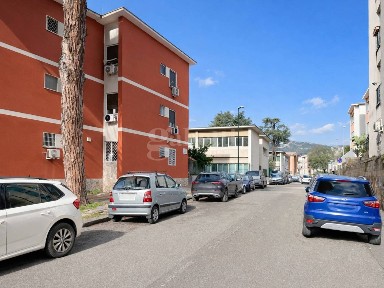 Trilocale via Arno 35, Soccavo, Napoli
