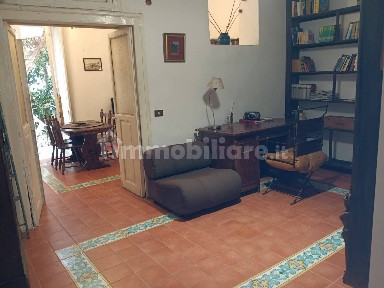 Appartamento Vico Spezzano 1, Monte Santo, Napoli
