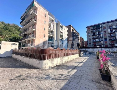 Trilocale via Campegna, Fuorigrotta, Napoli