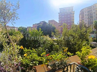 Quadrilocale via TINO DA CAMAINO, Arenella, Napoli
