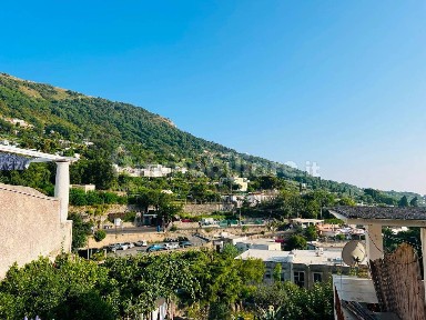 Trilocale buono stato, piano terra, Anacapri