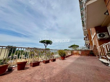Trilocale viale Colli Aminei 36/D, Colli Aminei - Capodimonte, Napoli