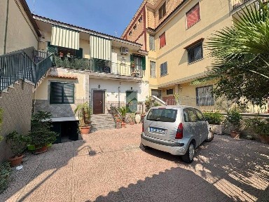 Arzano, Via Aldo Moro, 6
