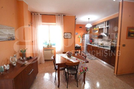 Trilocale via Pino Amato, 21, Arzano