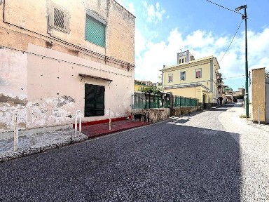 Trilocale via alessandro d'alessandro 89, Bagnoli, Napoli
