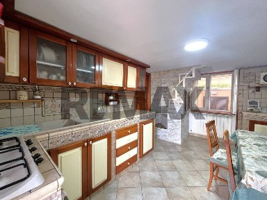 Appartamento Vico Lungo San Raffaele 24, Stella - Materdei, Napoli