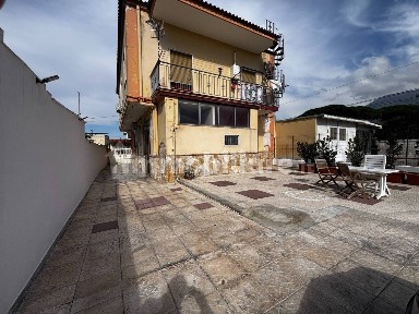 Trilocale via Emilia 13, Torre del Greco