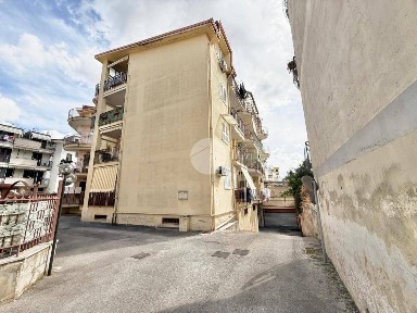 Trilocale via Piave 71, Centro, Acerra