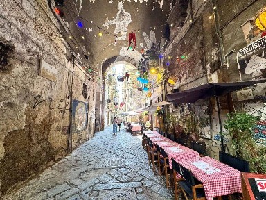 Quadrilocale Vico Purgatorio ad Arco 13, Centro Storico, Napoli