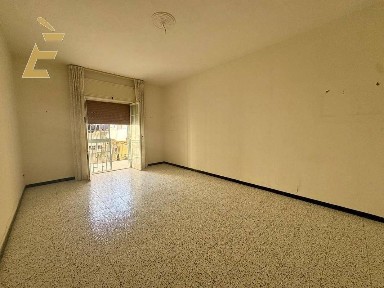 Quadrilocale piazzale cesare battisti 34/R, Torre del Greco