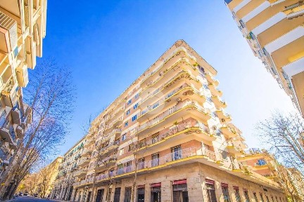 Appartamento Con Box Auto in via Alessandro Scarlatti 209, Vomero, Napoli