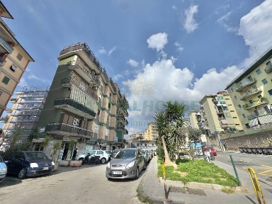 Trilocale via Consalvo 99, Fuorigrotta, Napoli