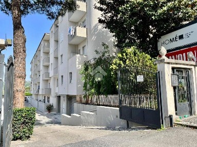 Trilocale via campana 403, Quarto