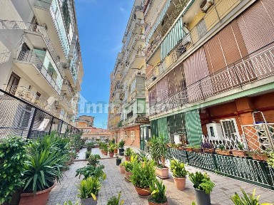 Trilocale via Pietro Metastasio 49, Fuorigrotta, Napoli